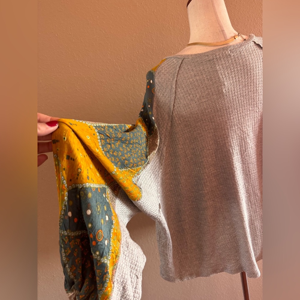 EASEL Oversized Patchwork Sleeve Gray Top NWT - image 5